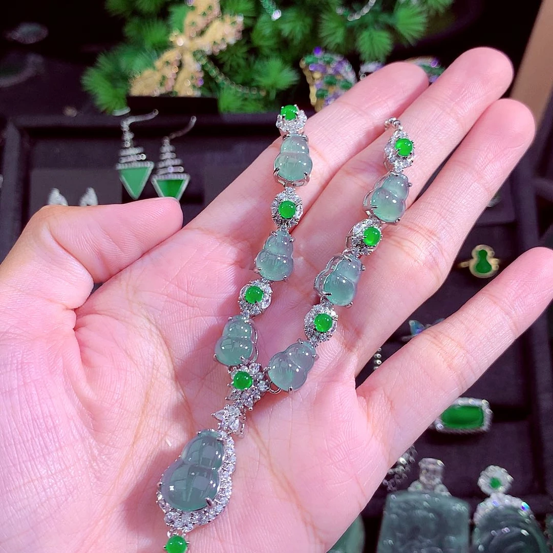 颈饰未镶嵌翡翠天然