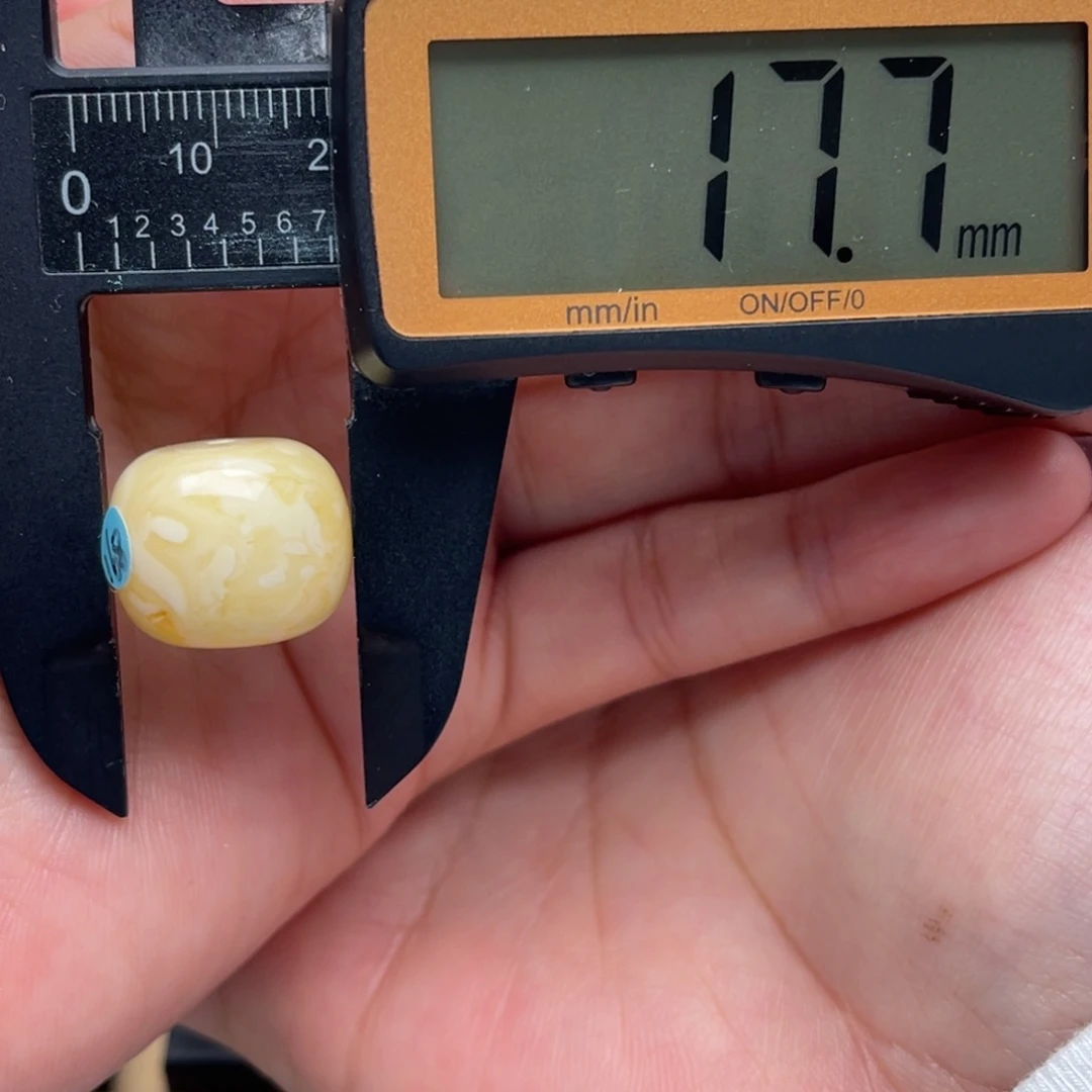 琥珀未镶嵌裸石蜜蜡墩子笑