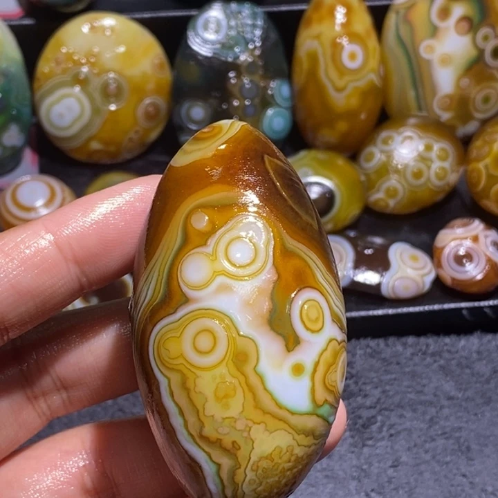玛瑙/玉髓未镶嵌珠宝奇石97
