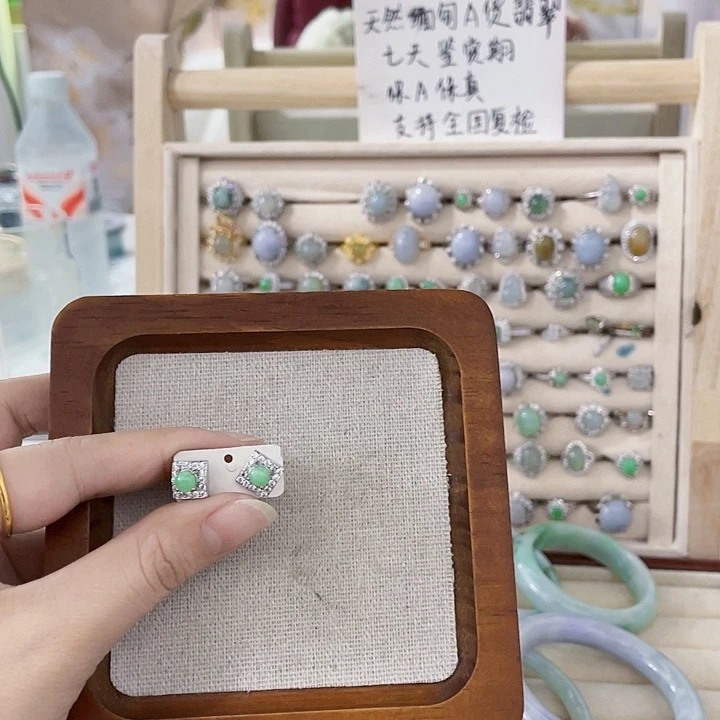 翡翠未镶嵌颈饰天然翡翠Ａ货