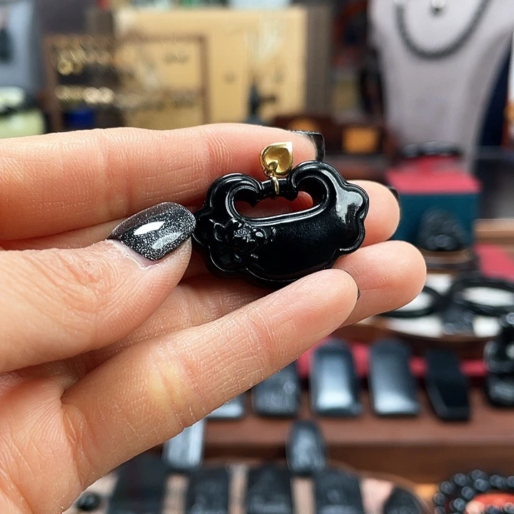 和田玉挂件18K金镶嵌蒋*藏收款