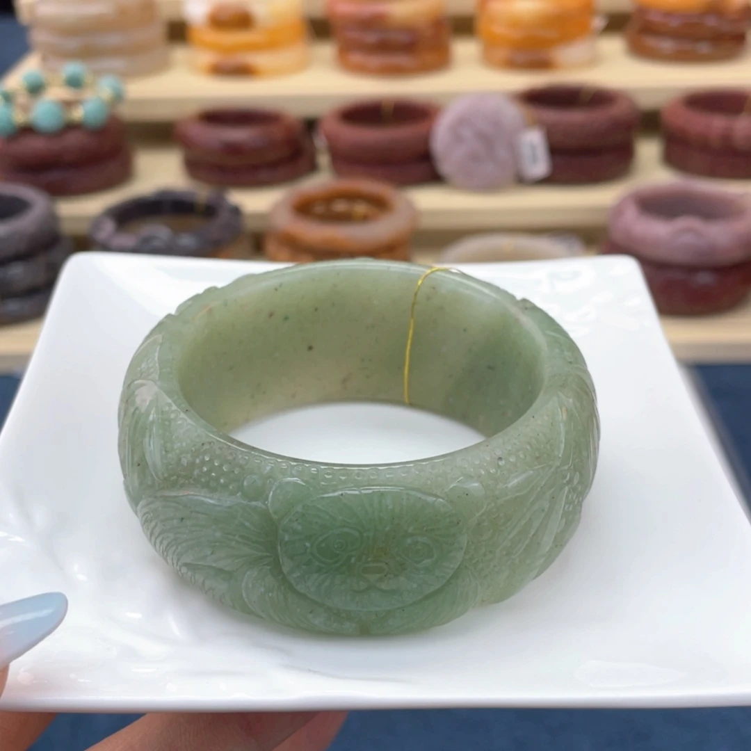 【闪购商品】石英质玉手镯未镶嵌?