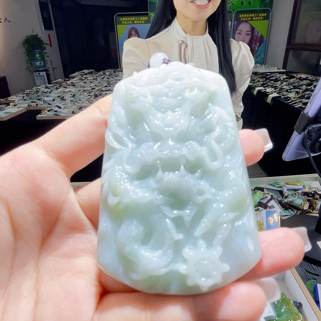 颈饰未镶嵌翡翠一个