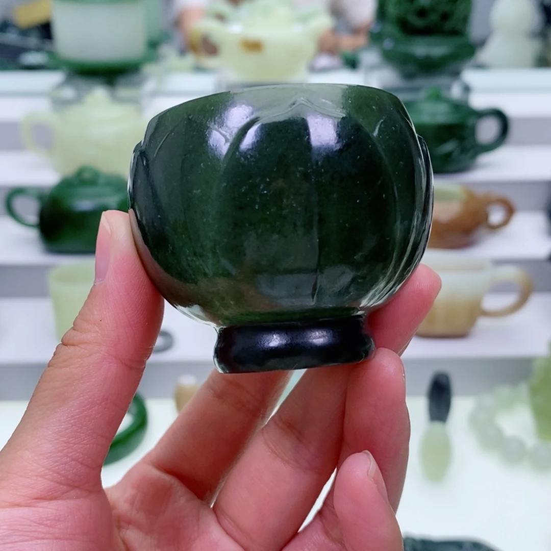 和田玉未镶嵌摆件杯子
