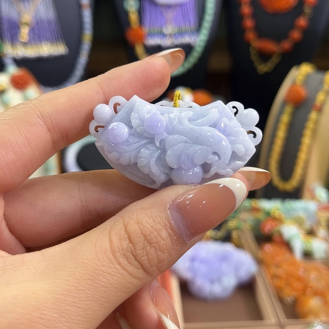 安***慕翡翠未镶嵌颈饰炸