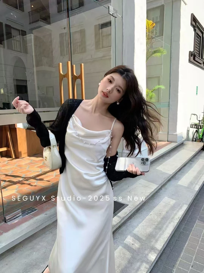 法式高级感收腰显瘦缎面吊带长裙尽显名媛气质 裙上自带珍珠吊坠