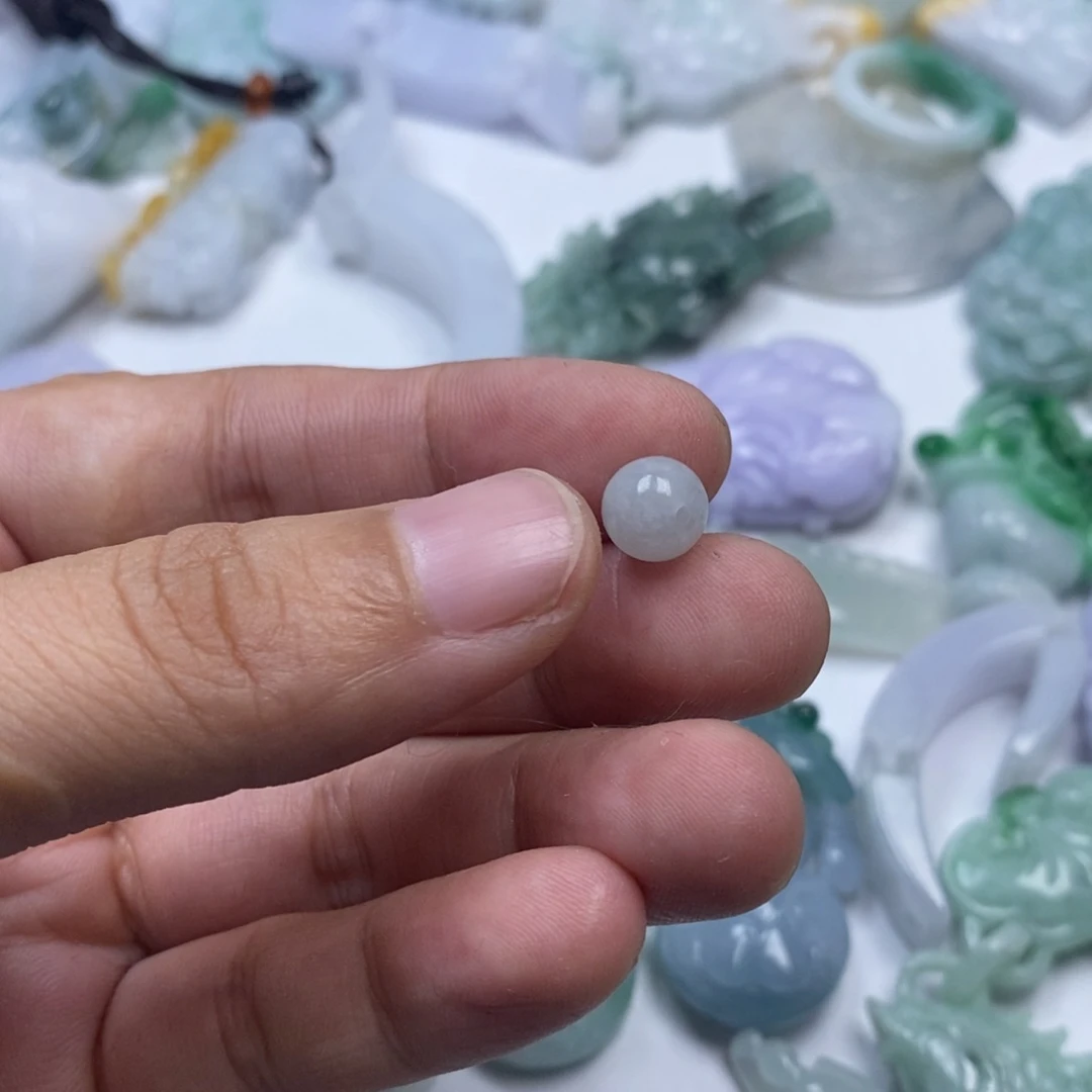 颈饰未镶嵌翡翠༊****翡翠