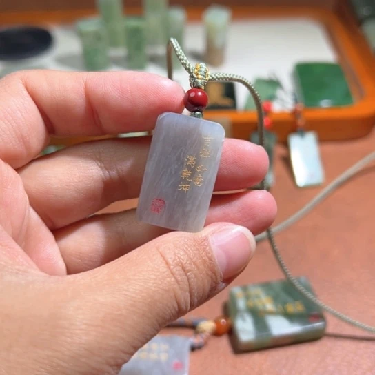 和田玉（糖玉）未镶嵌颈饰