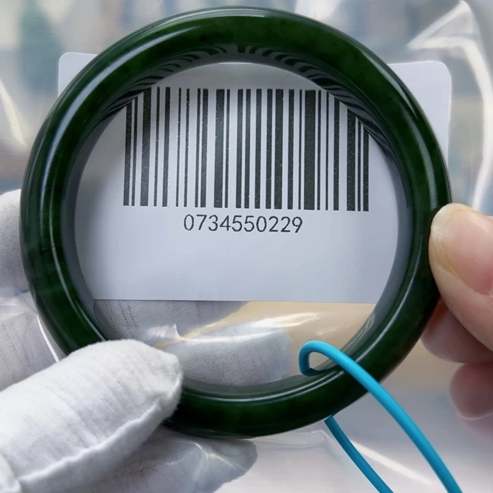 和田玉未镶嵌手镯微瑕64