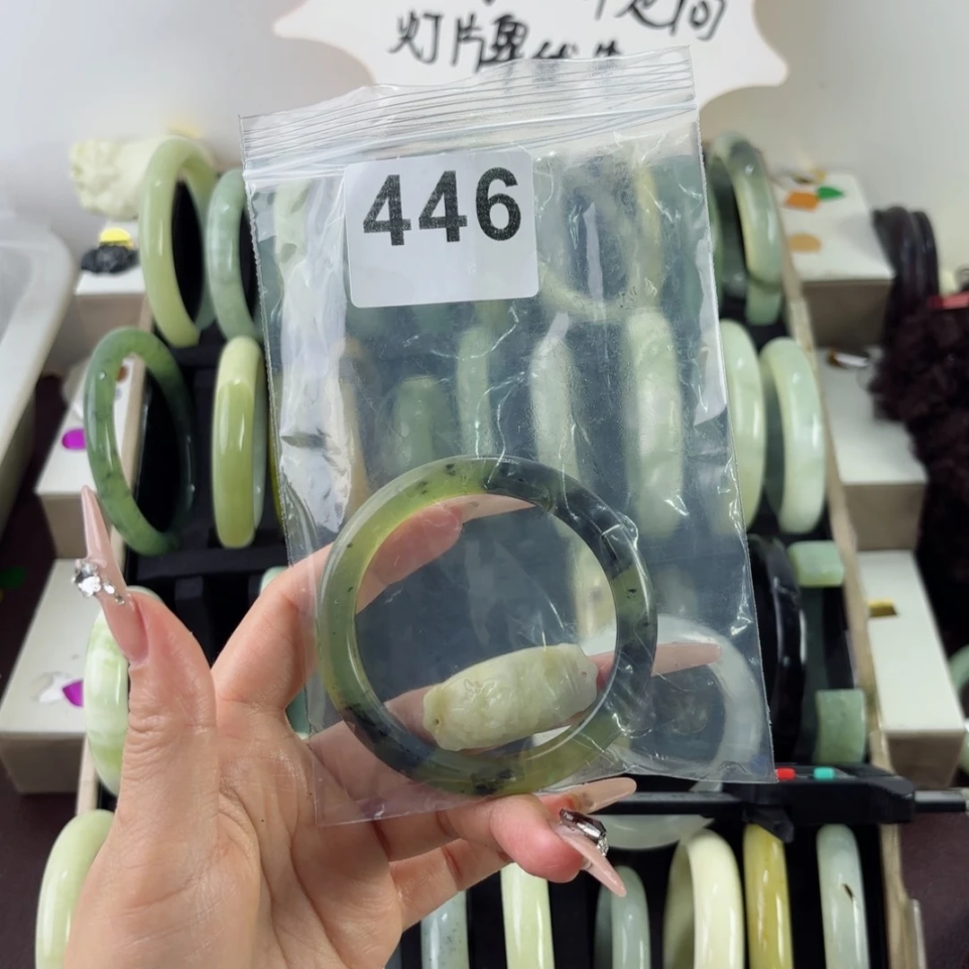 蛇纹石玉未镶嵌手镯鱼*