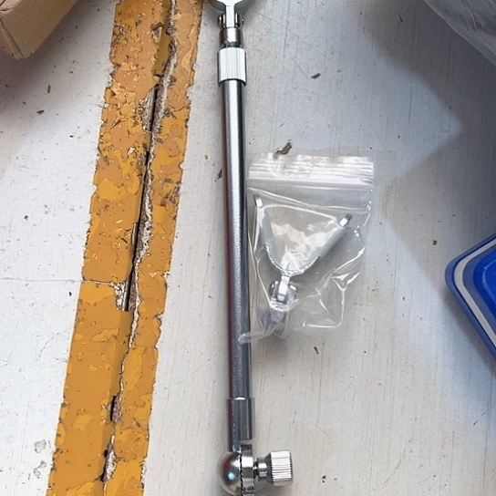 v后挂带支架头一个一套。