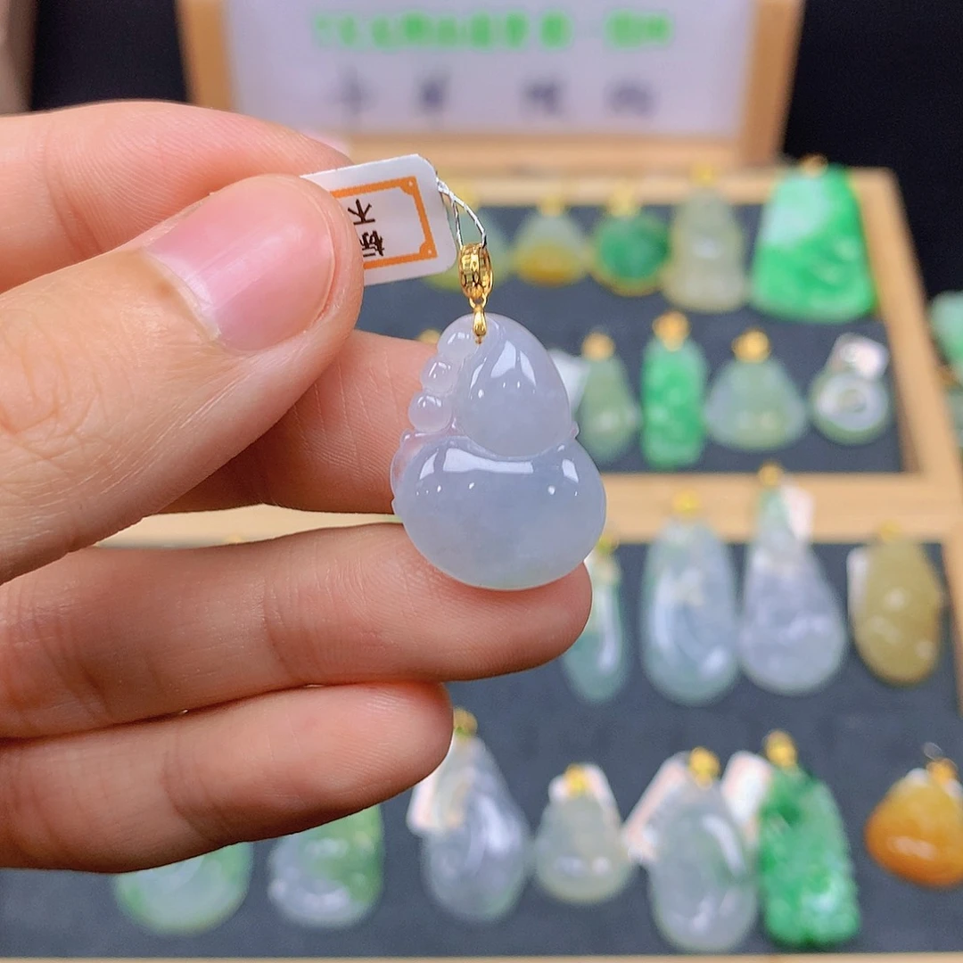 翡翠18K金镶嵌颈饰翡翠