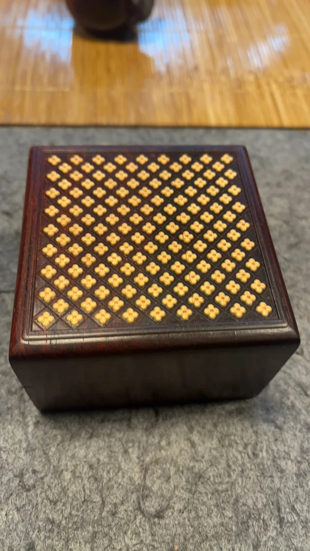 小叶紫檀小方盒（檀香紫檀）