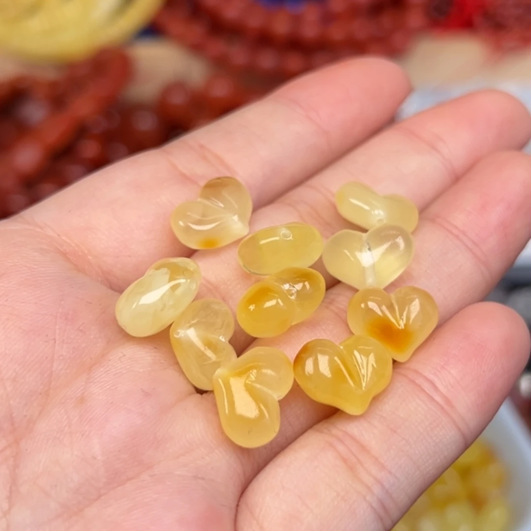 琥珀未镶嵌吊坠(不含链)多样性