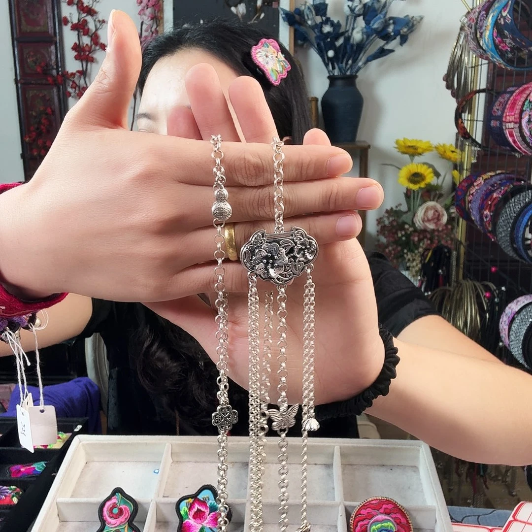 九***宝织绣手工刺绣工艺