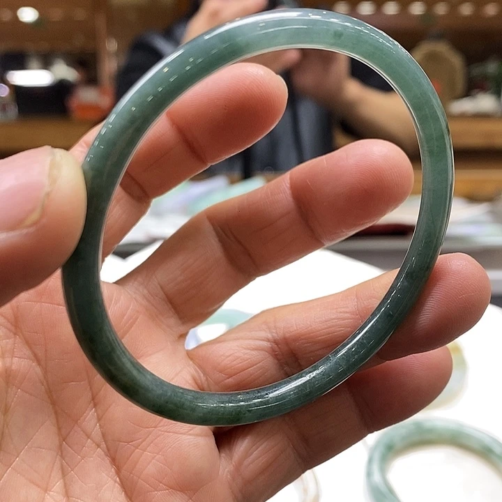 翡翠未镶嵌手镯翡翠手镯61，卡6