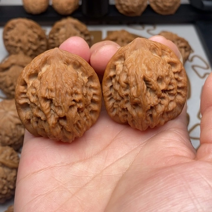 吊坠文玩核桃红狮子