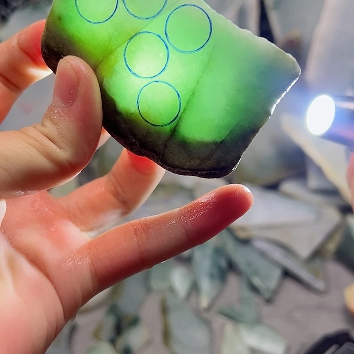 翡翠未镶嵌颈饰纯天然缅甸翡翠