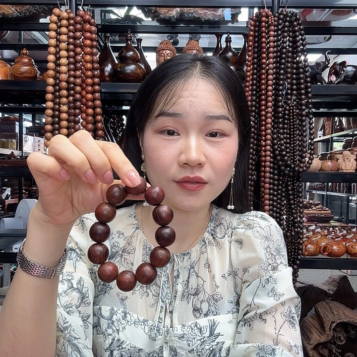 A****?老挝大红酸枝原木手串