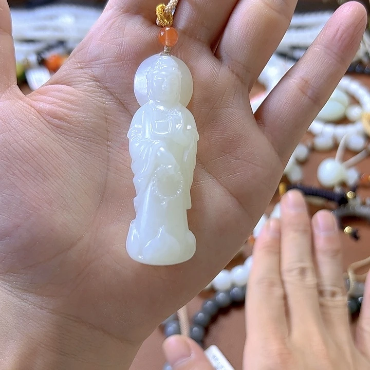 吊坠(赠链)未镶嵌和田玉