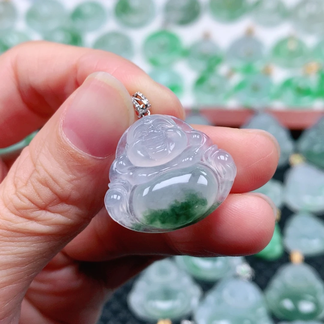 翡翠吊坠(不含链)18K金镶嵌多***?