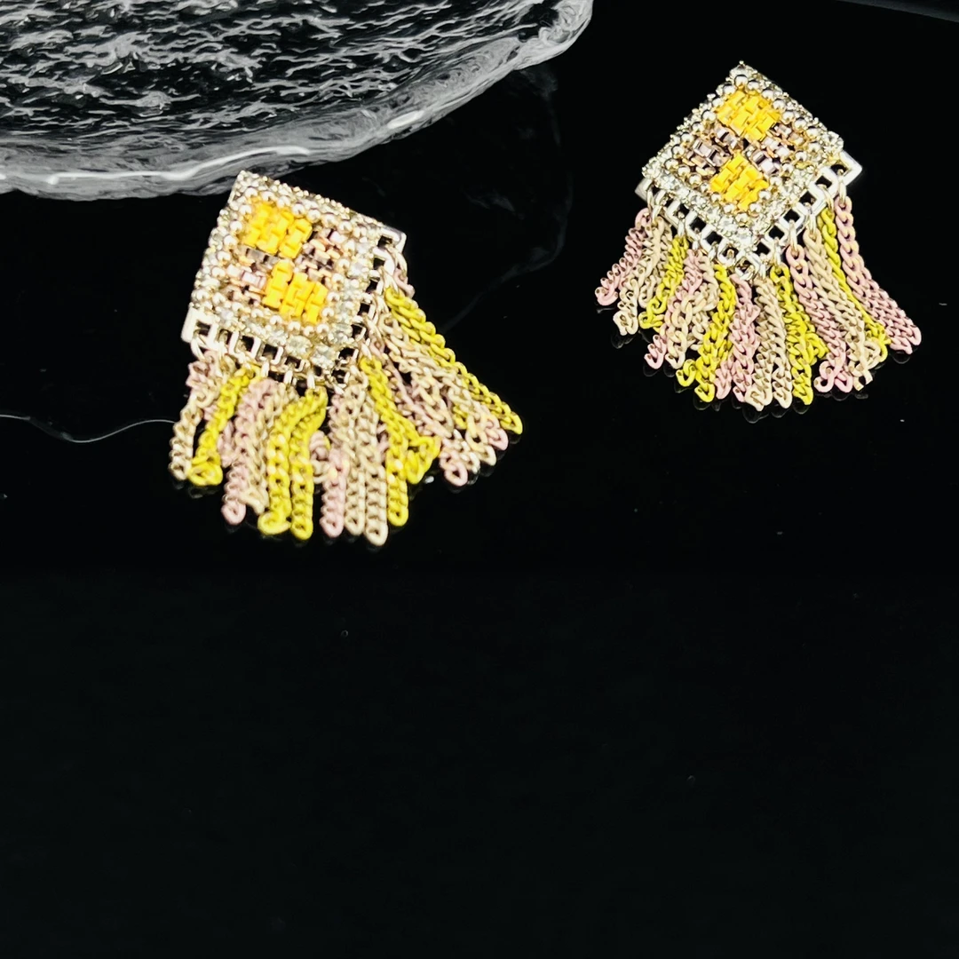 1763绿色方块流苏耳钉