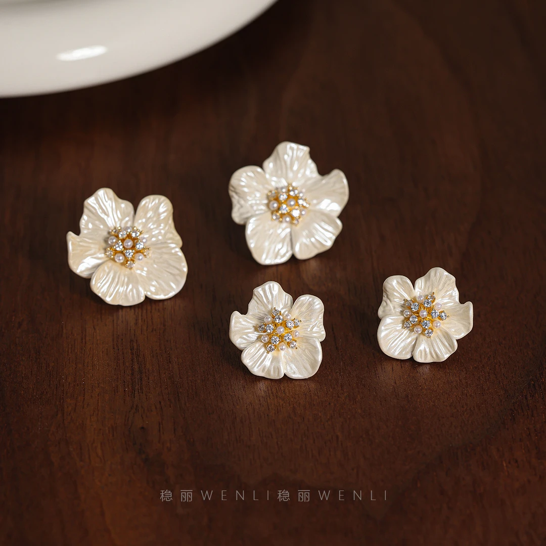 铜合金耳饰 花朵耳钉适合春天的气质耳环高级感新款耳饰设计小众
