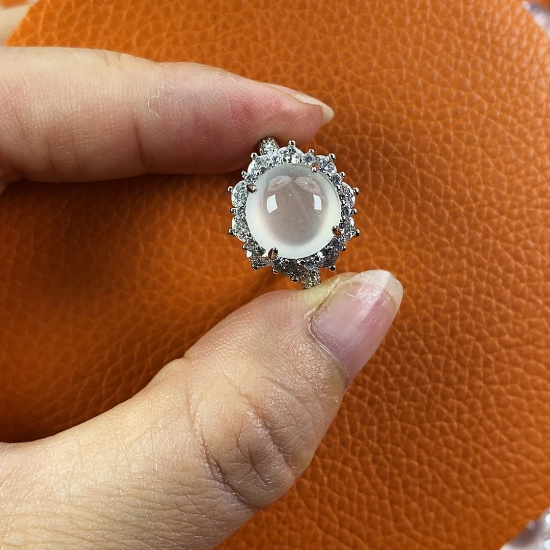 石英质玉合金颈饰