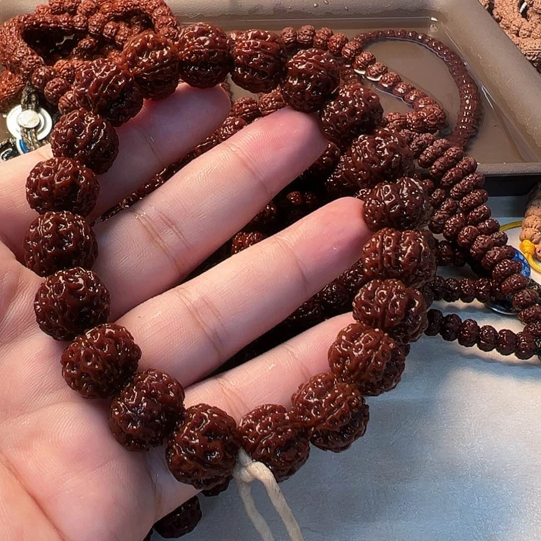 金刚菩提吊坠老树王手持16