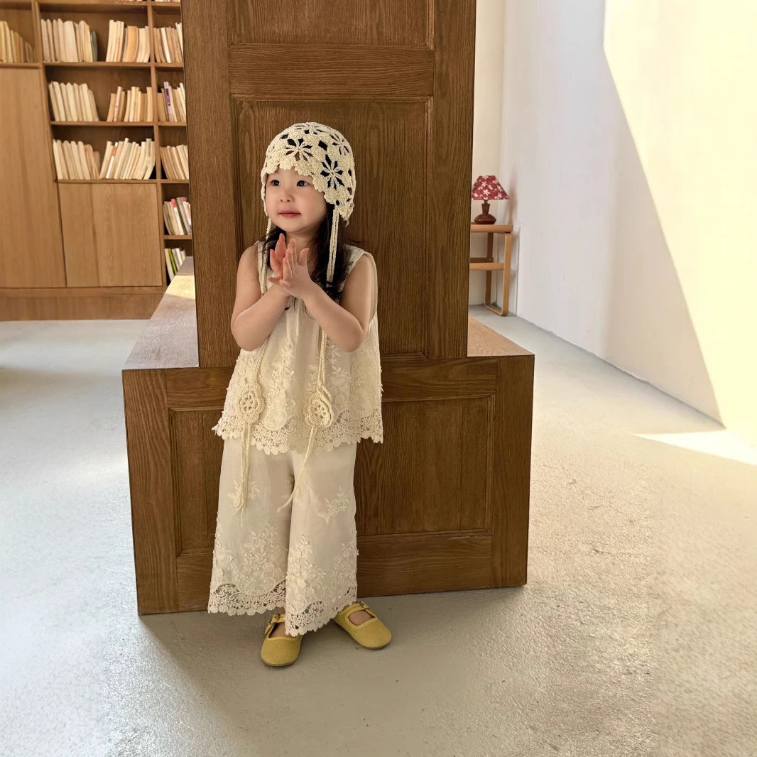 《现货》女童2025夏季新款韩版复古千金风花边刺绣背心休闲裤套装