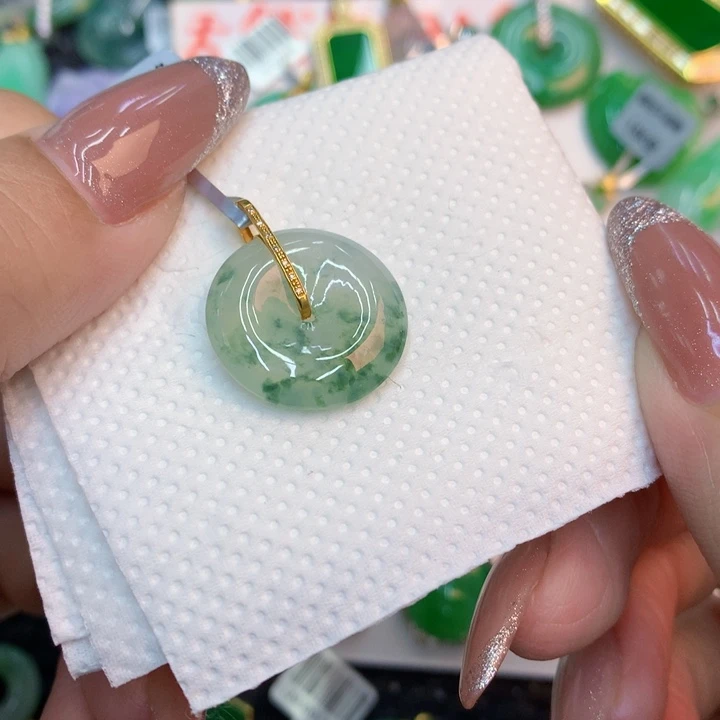 颈饰18K金镶嵌翡翠天然翡翠