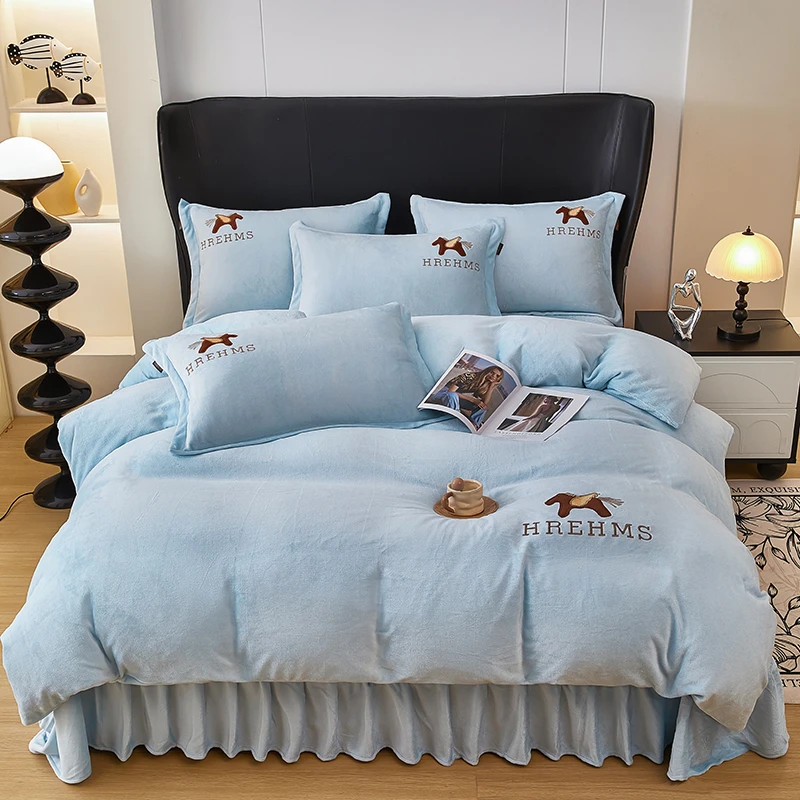 LangSha/浪莎冬季加厚牛奶绒床盖刺绣款四件套双面绒床盖可机洗