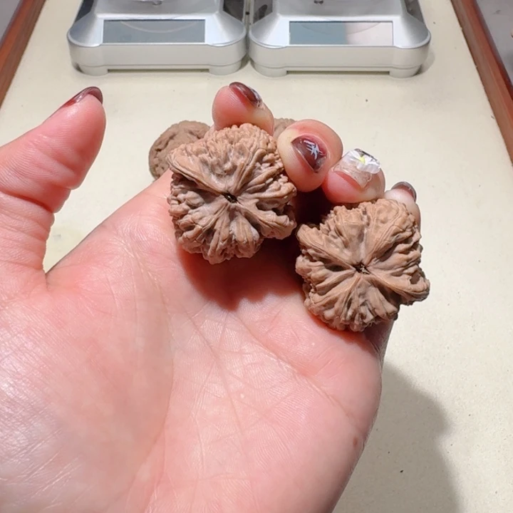 *****吊坠文玩核桃35全品原装无药红宝石（10级灯牌福利）