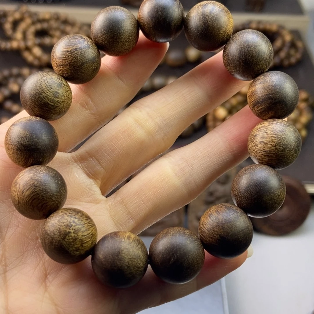手串沉香?****°越南芽庄白