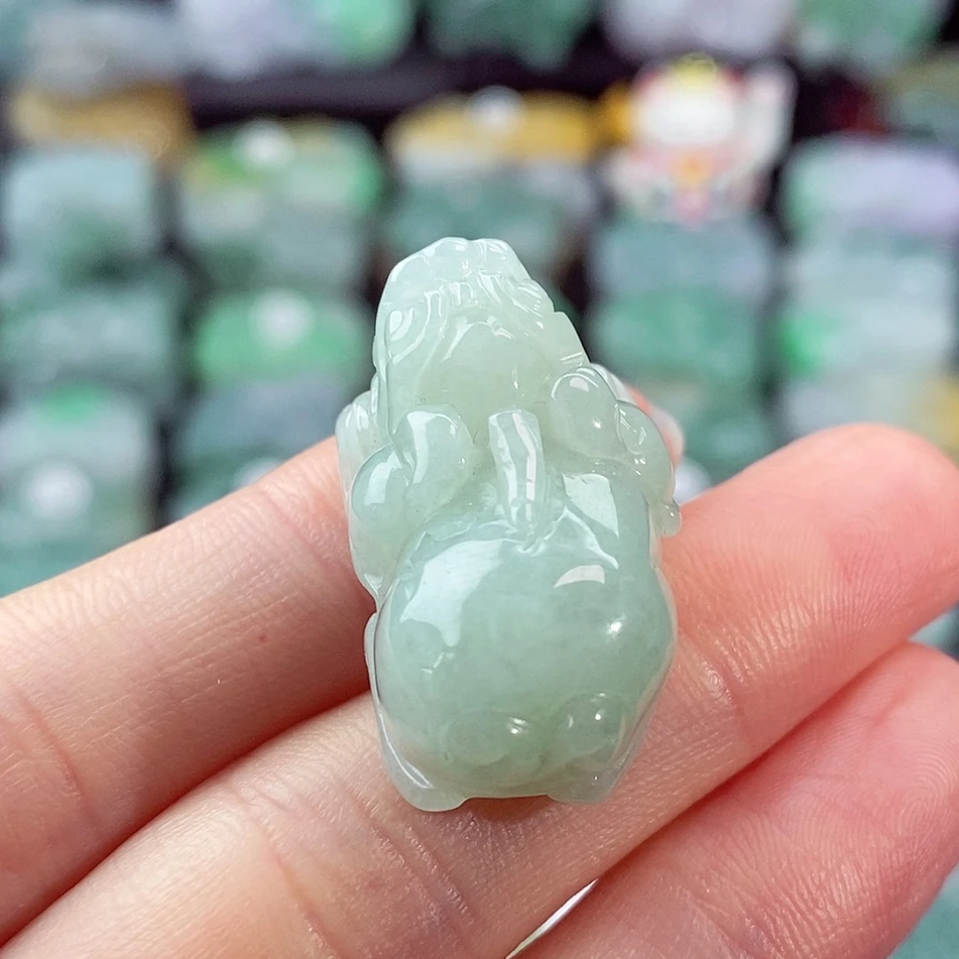 颈饰未镶嵌翡翠天然