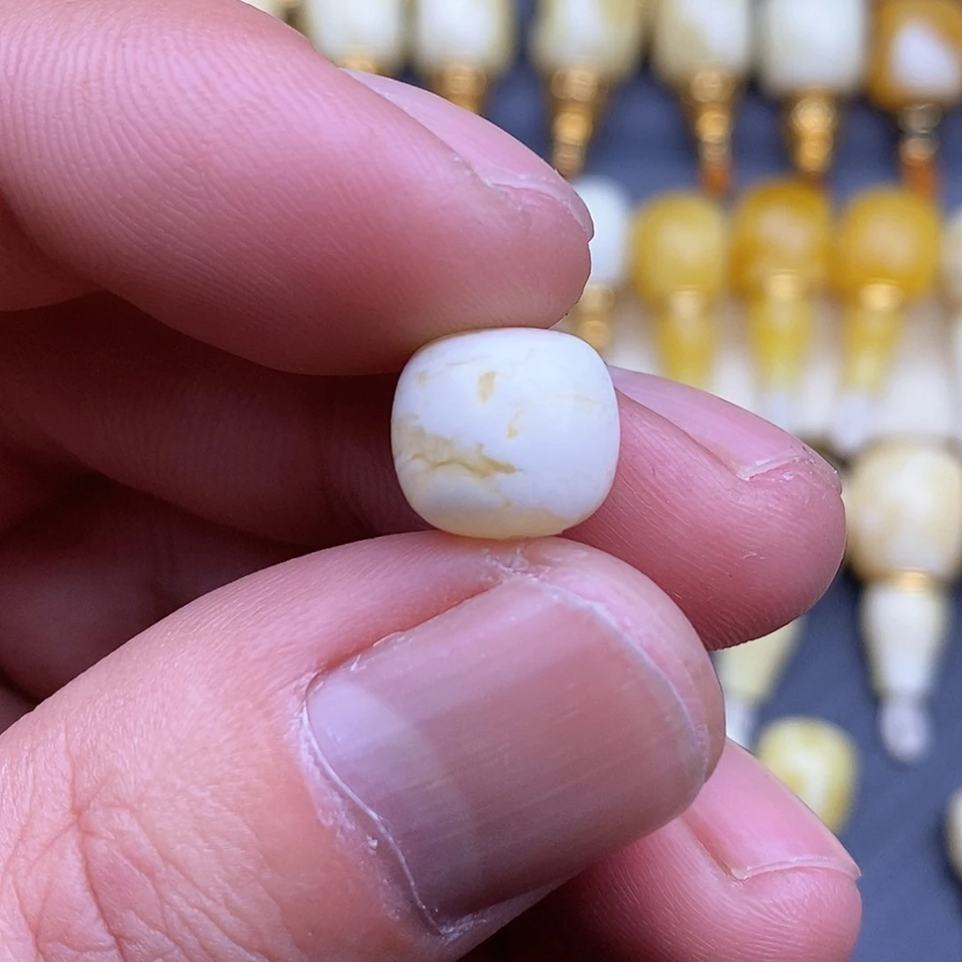 琥珀裸石未镶嵌小**學11.3*10.3