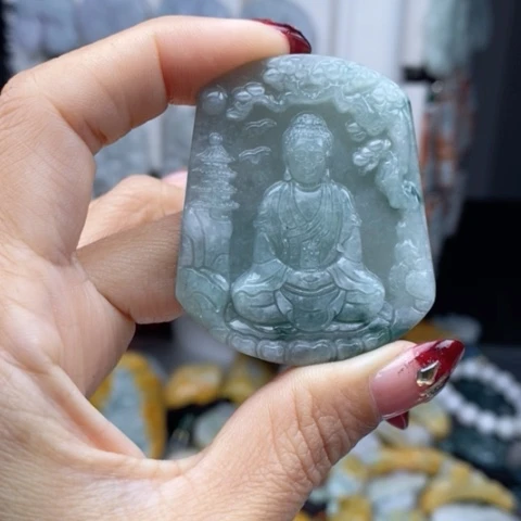 翡翠颈饰未镶嵌翡翠