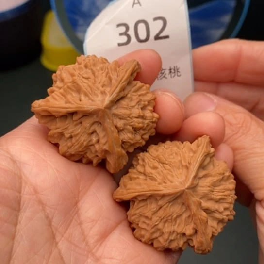 文玩核桃把件41三棱302