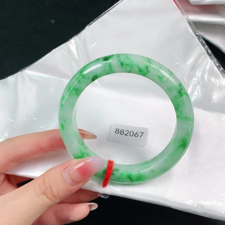 翡翠手镯未镶嵌天然翡翠手镯04