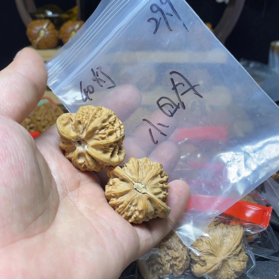 小***明把件文玩核桃宫灯