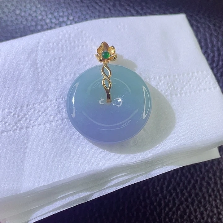 翡翠颈饰18K金镶嵌翡翠