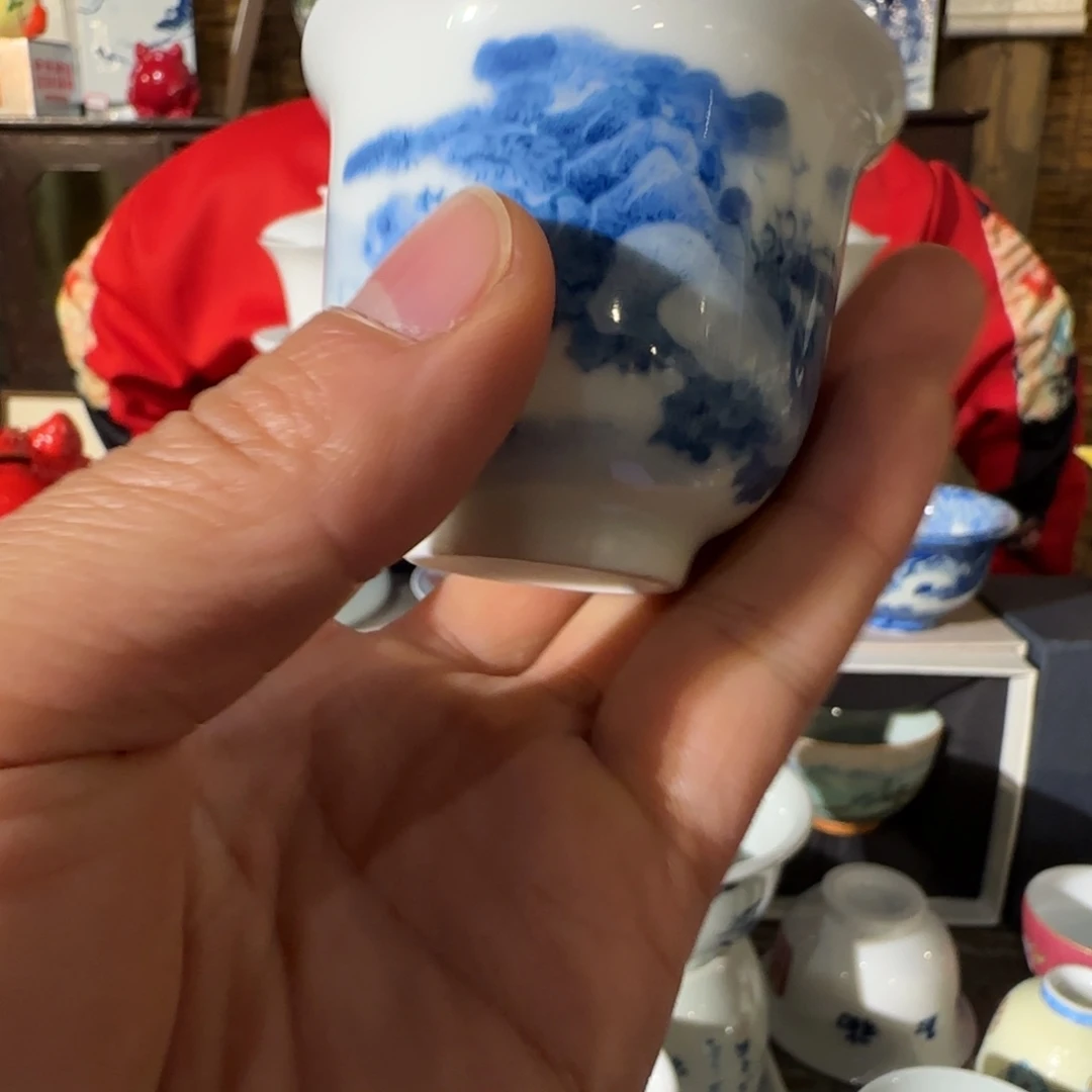 瓷手绘青花山水铃铛杯