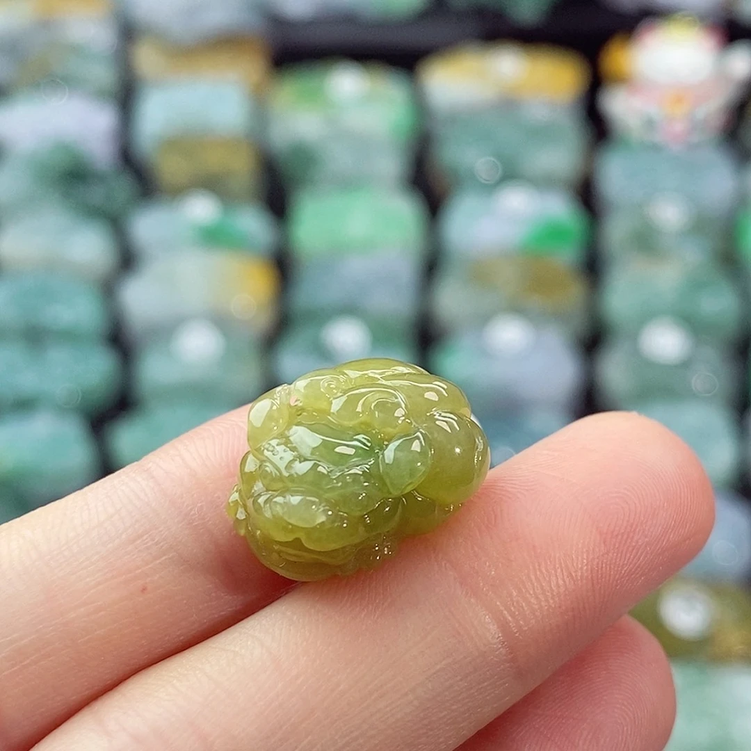 颈饰未镶嵌翡翠天然