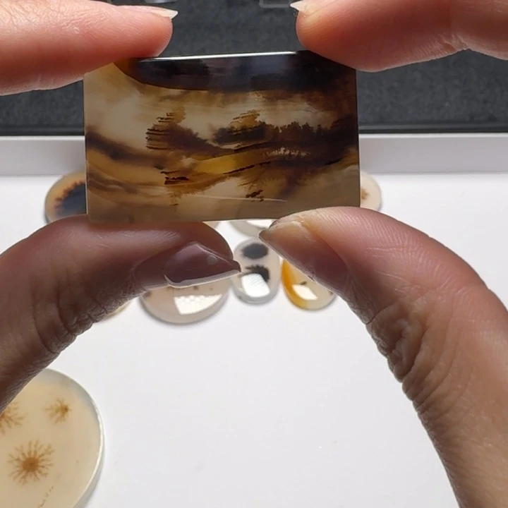 玛瑙/玉髓未镶嵌珠宝奇石