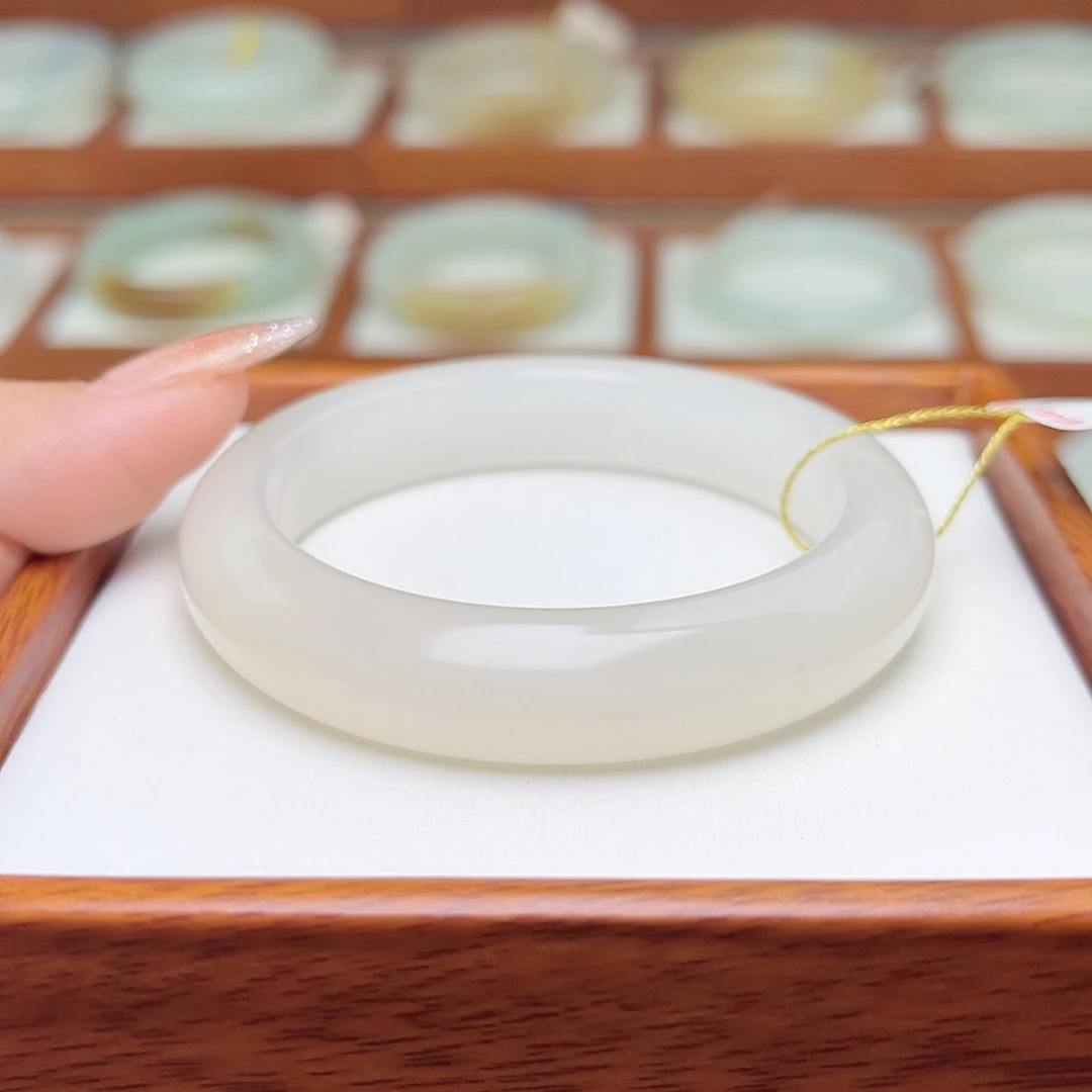 和田玉手镯未镶嵌51