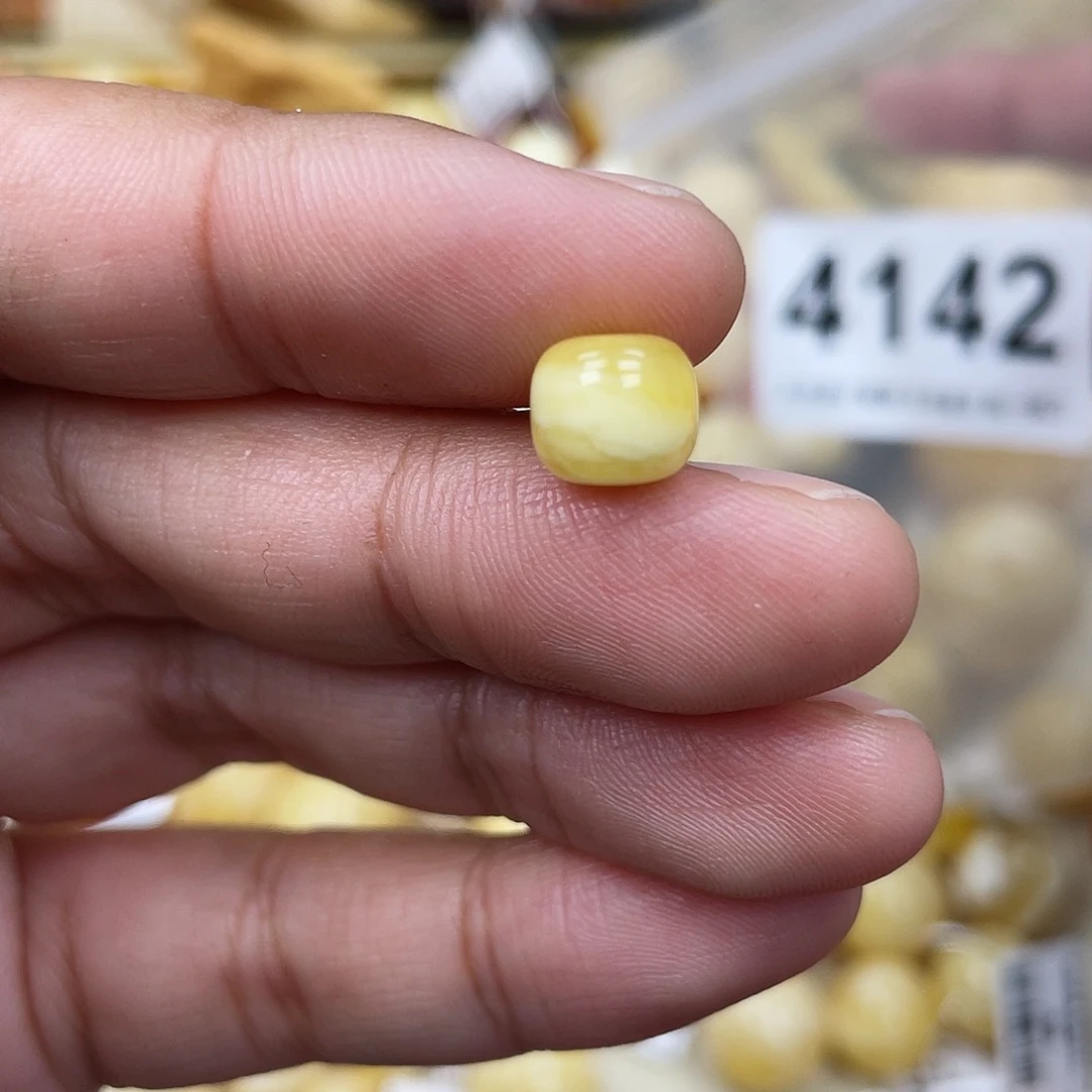 蜜蜡未镶嵌珠宝奇石8.3