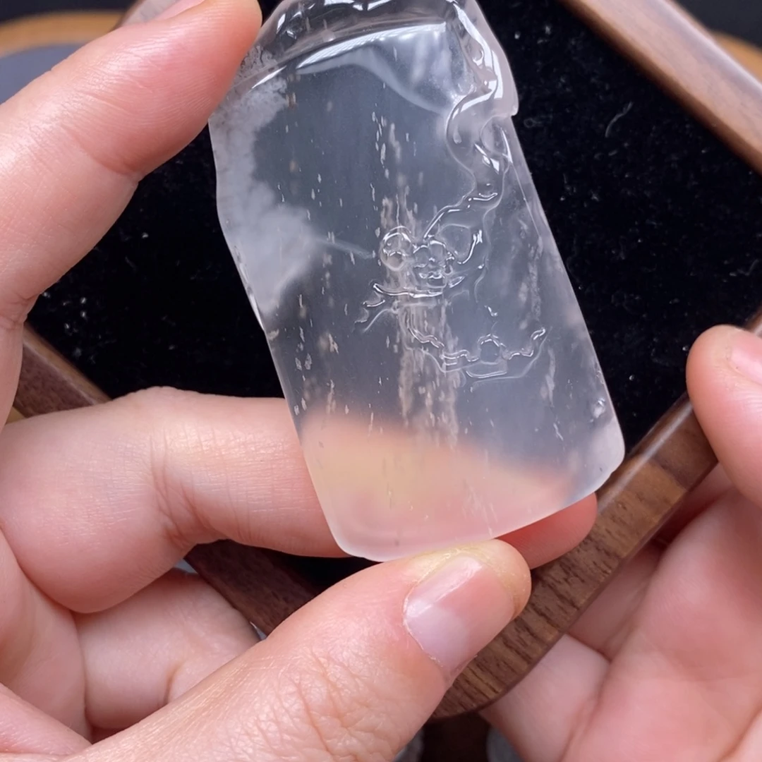 石英质玉未镶嵌吊坠(不含链)天然俄白意境牌子