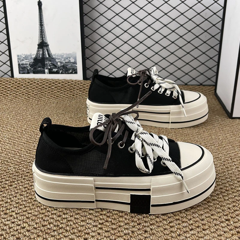 夏季薄款透气网面帆布鞋女款2025新款松糕厚底学院风增高休闲板鞋