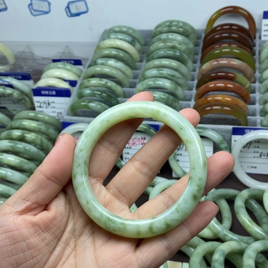 蛇纹石玉未镶嵌手镯夏*棉