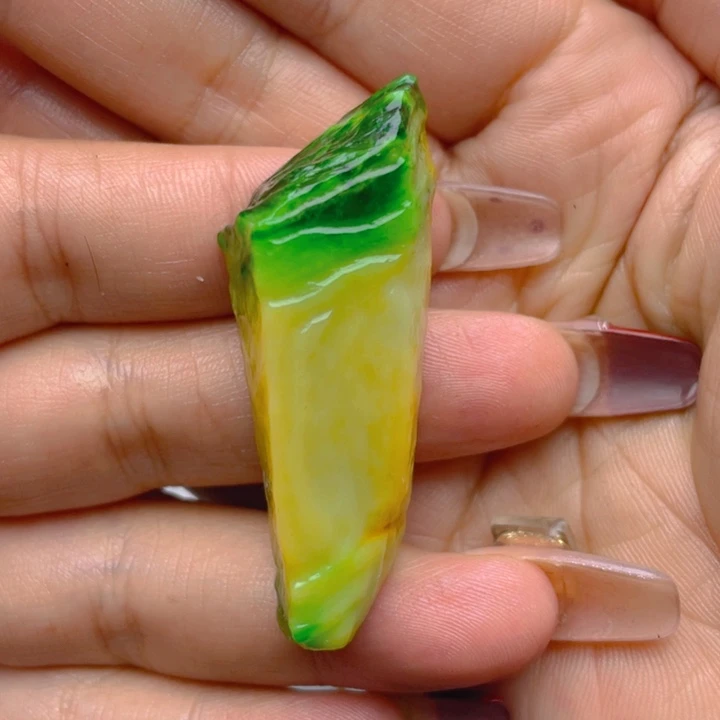 翡翠挂件未镶嵌丽*姐翡翠